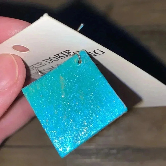 Earrings - Picture 3 of 3